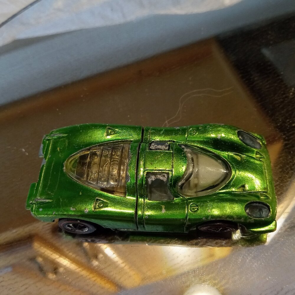 Hot Wheels Redline Porsche P-917 Apple Green - Picture 3 of 7